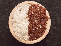 Білий чи коричневий рис: що краще для здоров’я та щоденного раціону