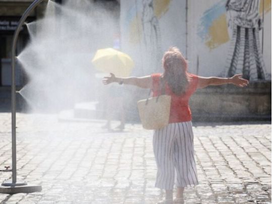 В жару нужно поменьше быть на улице и пить много воды, фото из открытых источников