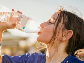 Не лише вода: названо найкращі напої, які рятують від спеки і зневоднення і 