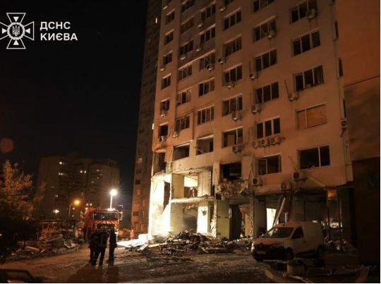 В Киеве выросло число жертв российского удара, фото ГСЧС