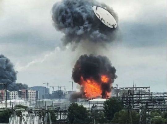 Атака на москву примусить путіна втекти за Урал, фото соцмережі