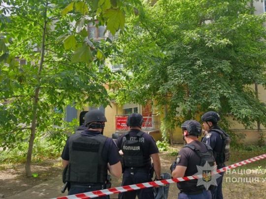 В Одессе молодой человек захватил заложников