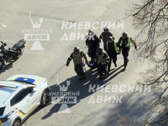 В Киеве открыли стрельбу по людям - Фото: Киевский Движ