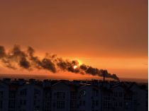 В Туапсе атакований НПЗ та порт, фото соцмережі