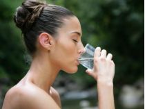 Скільки потрібно пити води