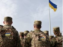 В Украине будут продолжать военное положение и мобилизацию