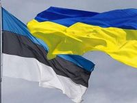 Прапори Естонії та України