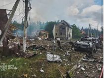 Выставка БпЛА в Бучанском районе после прилета русской ракеты