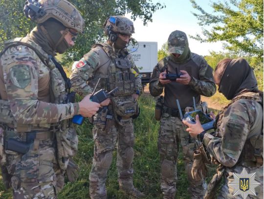 На Буковині поранені поліцейські, нападник втік, фото з відкритих джерел