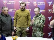 Росія підтягує резерви на фронт – Фото: Олександр Сирський