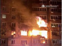 В Днепре пожар в многоквартирном доме, фото ОВА