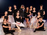 Певец DISCOMAN со студентами хореографического колледжа