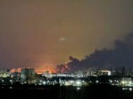 Десятки взрывов, пожары и&nbsp;закрытые аэропорты: дроны массированно атаковали россию