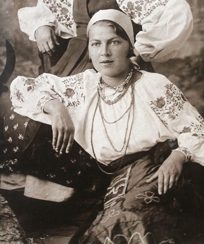 В молодости голос Ольги (на фото) сравнивали с голосом «українського соловейка» Оксаны Петрусенко