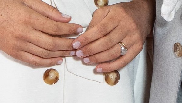 Меган Маркл разгневала британцев, изменив помолвочное кольцо. Фото