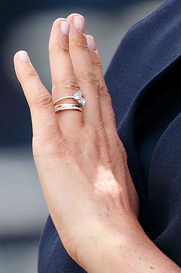 Меган Маркл разгневала британцев, изменив помолвочное кольцо. Фото