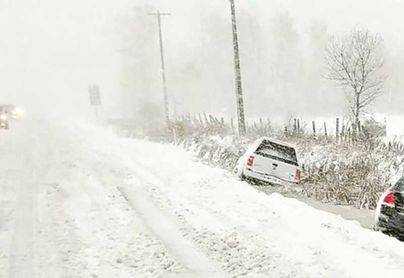 Канаду завалило снегом: власти ввели режим ЧС. Фото