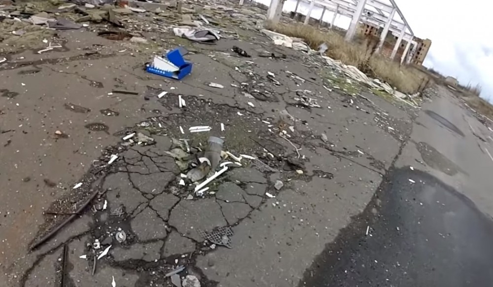 Жуки съели: в сеть попали свежие фото разграбленного гипермаркета Metro в Донецке, фото-5