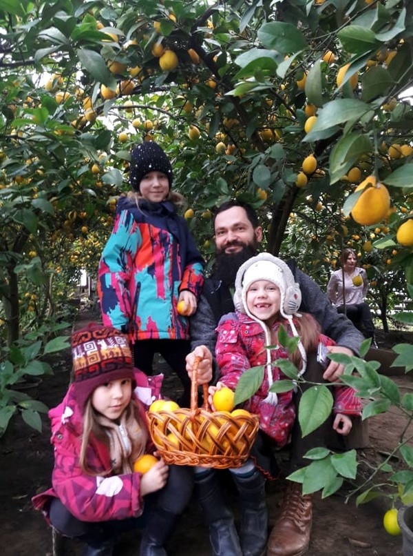 Семья в Запорожье выращивает в теплицах лимоновый сад: на продажу и для фотосессий (ФОТО) 1