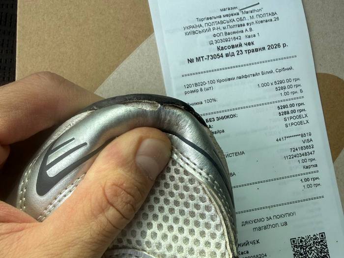 Кроссовки Asics расползлись после 10 выходов. Фото из соцсетей