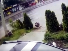 Страшное ДТП в Харькове: от удара водителя выбросило из машины