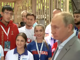 Появилось видео, как в России подростков муштровали перед встречей с Путиным