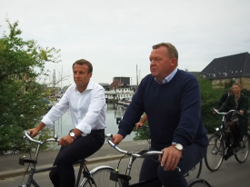 Премьер Дании провел для Макрона экскурсию на велосипедах 