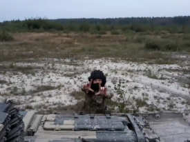 Популярный флешмоб Kiki Challenge добрался до украинских танкистов 