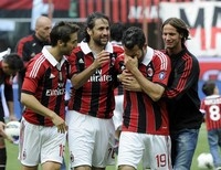 Слезы "Милана": итальянский клуб попрощался со своими легендами